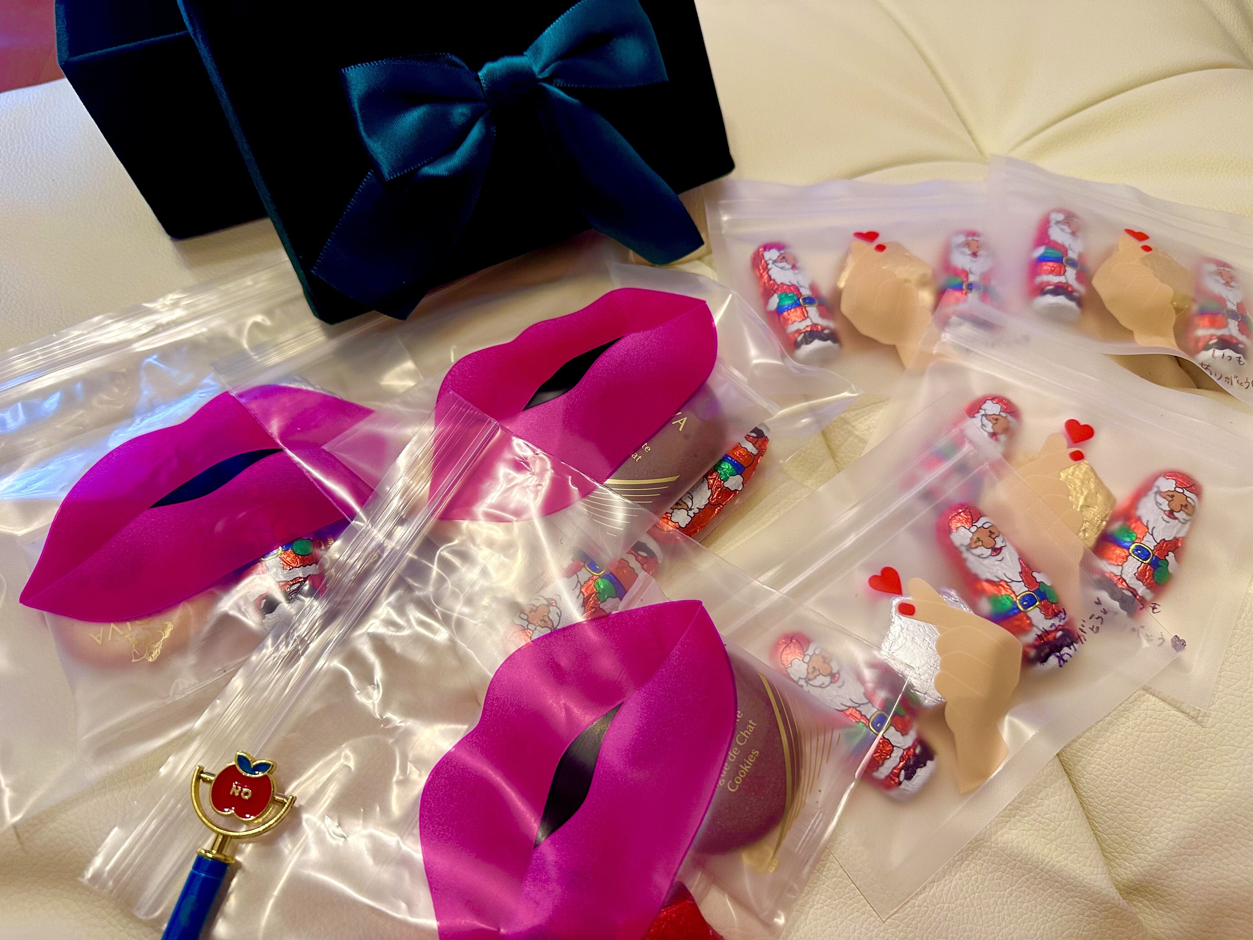 ロングの殿は左の大袋９０分の殿は右の小袋虜受け取れるかな