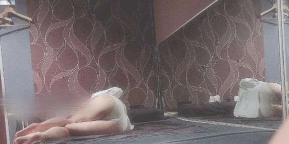 ごろ〜ん(  &macr;꒳​&macr; )ᐝ