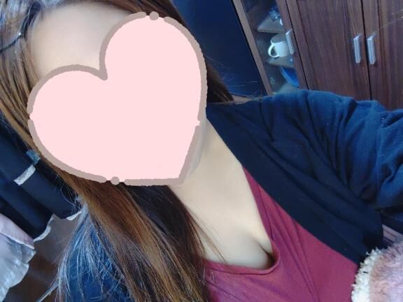 前髪が伸びてきたから切るか伸ばすか悩む時