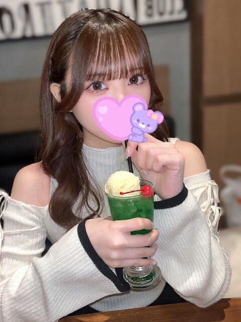 壁に手をついて