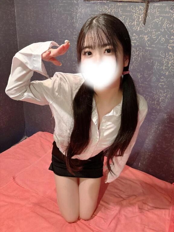 ニヤニヤしてる人(๑&macr;ω&macr;๑)