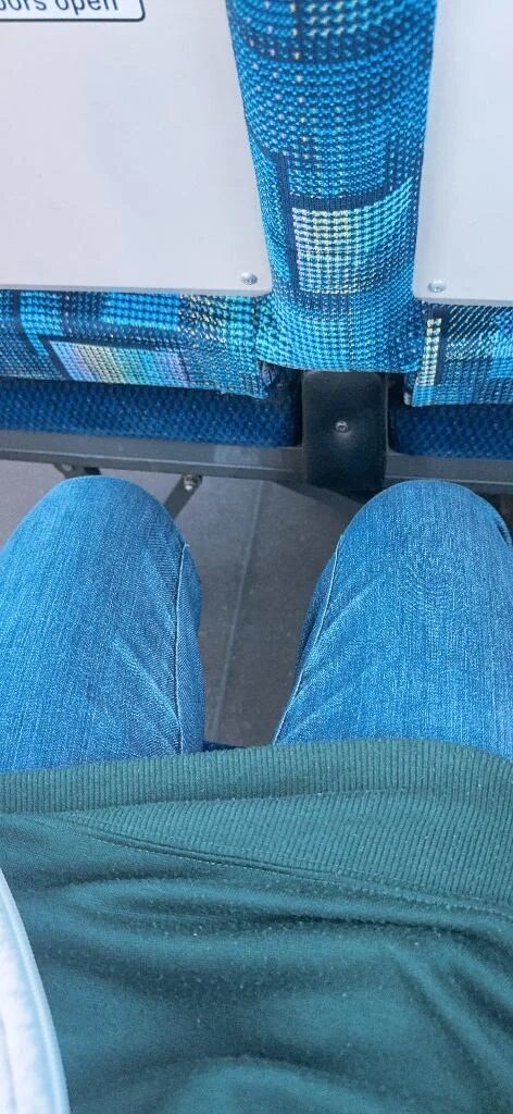 ごめんね バスが遅れてるよ‪沈&lrm;