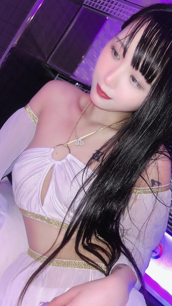 手を握りながら♡♡