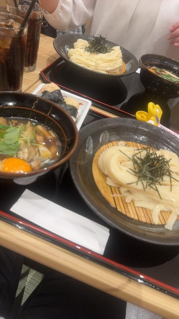 出勤してます﫡