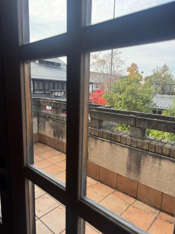 手、繋いでほしくなる