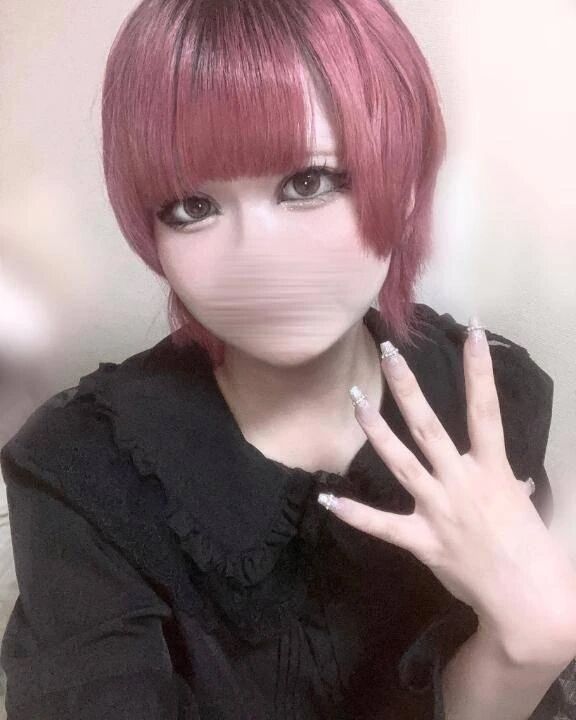 スキンケアしながらごろごろ