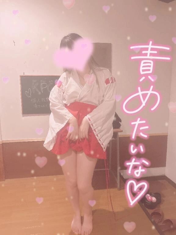 びっくりさせちゃったかな？ヒーローは遅れて登場するんだぞ！ううん、女王様は遅めの降臨&#128124;&#127996;&#127993;&#128153;