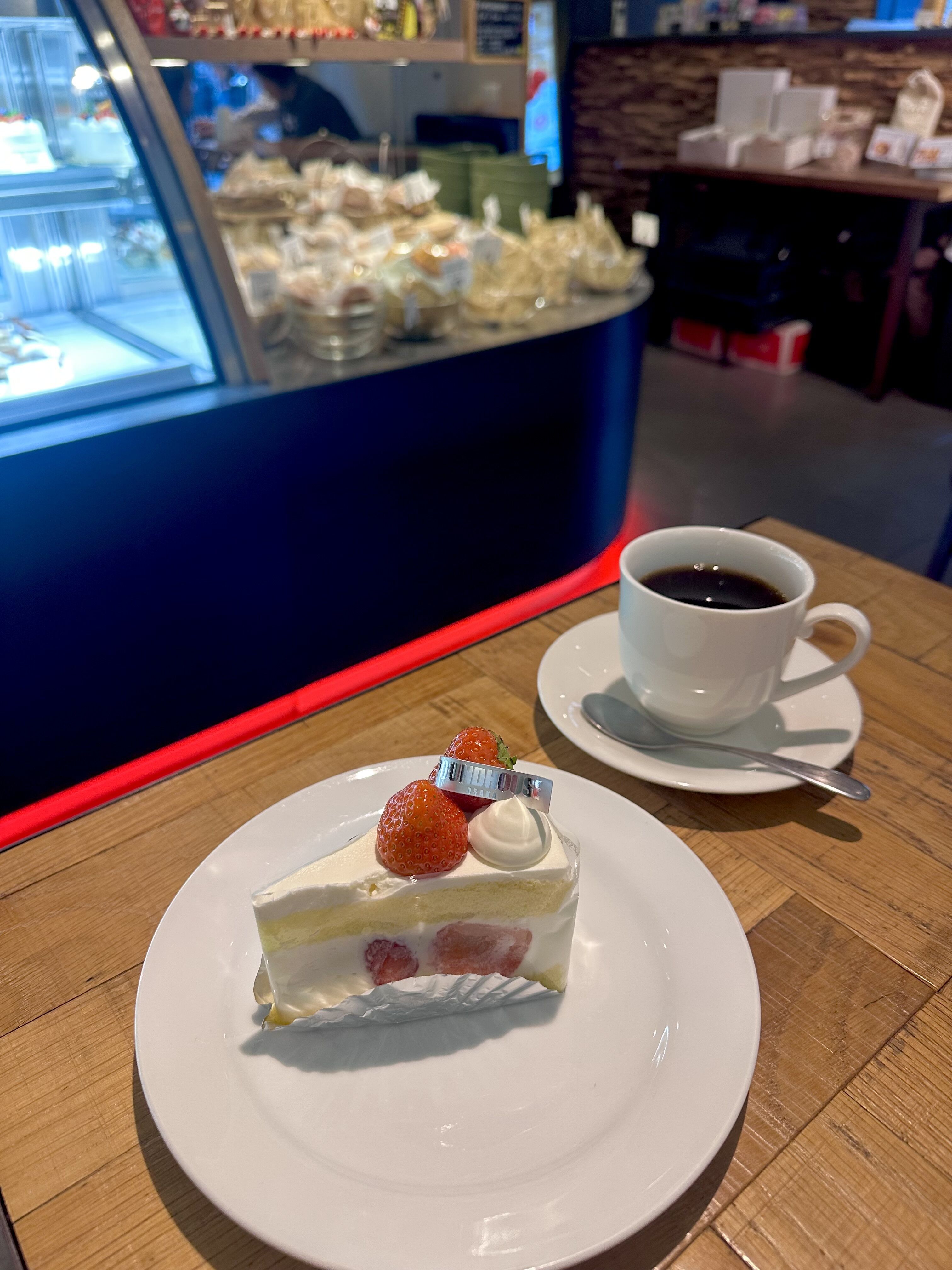 最近ケーキよく食べてる