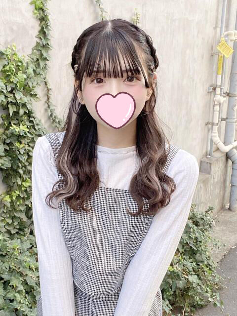 聖水、シミ付きパンツに大興奮の変態君