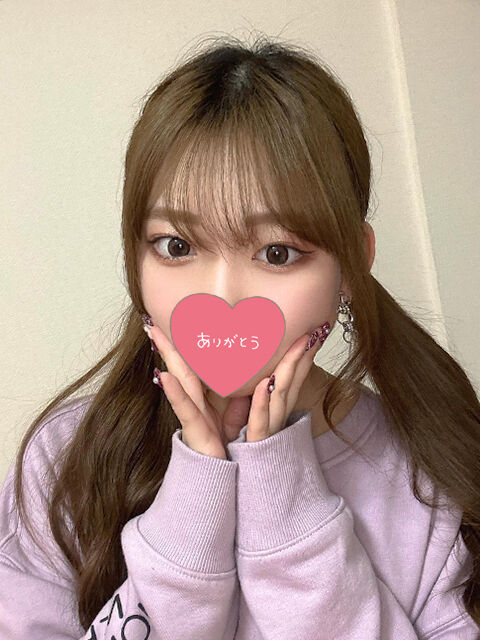 パンツにくっきりおま〇こ型のシミが