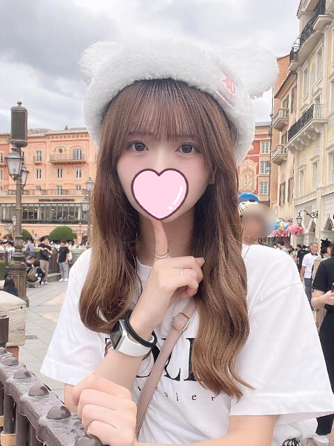 奥まで当たる正常位で潮吹き止まらない