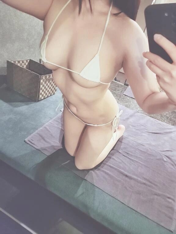 マイクロビキニ懶