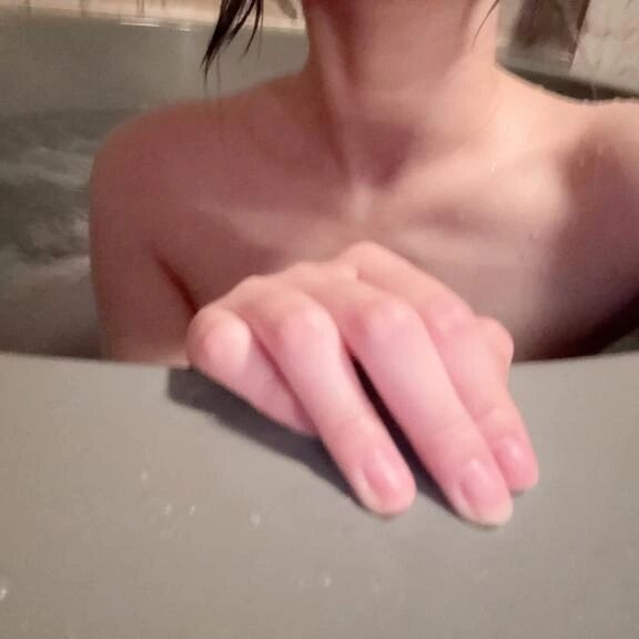 しゅっ&#128573;&#128077;&#127995;