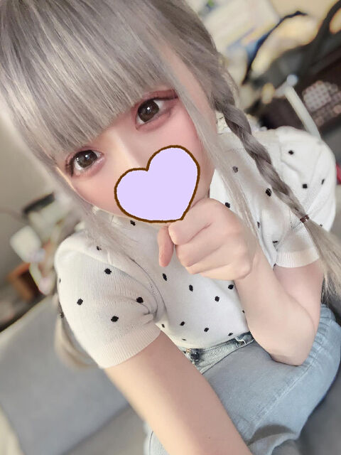 正常位でも自分から腰振っちゃいます…