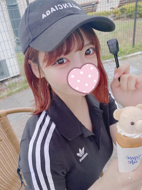 抱きしめあったり、キスしたり