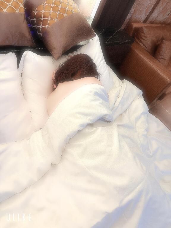 明日午前空枠があります♡タイミング合えばお誘いしてね(  ♡♡♡♡)♡♡