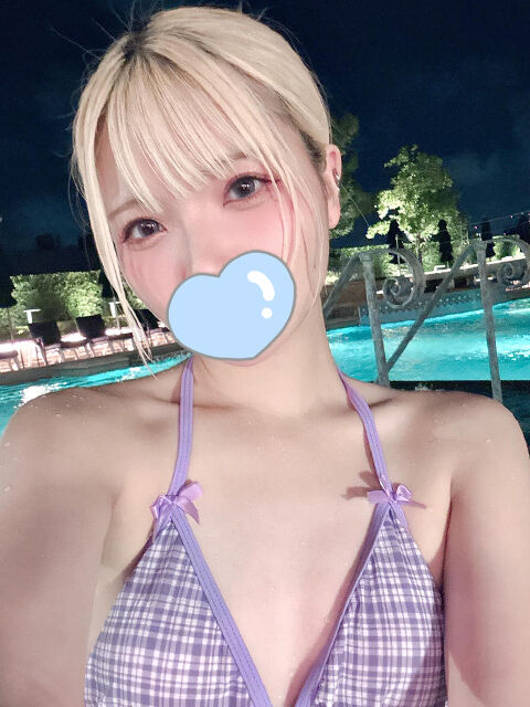 乳首に男性のアソコを当てて