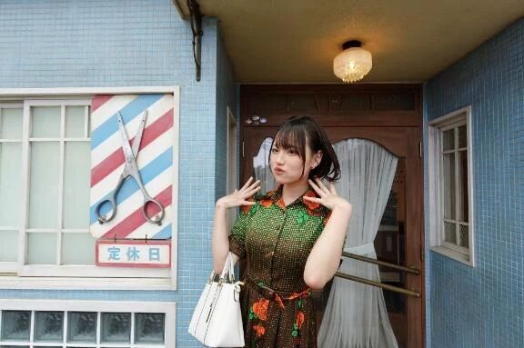 よじかんたのしもやぁᐕ)ﾉ