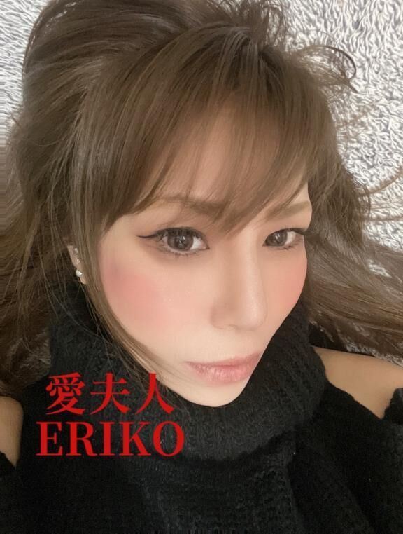 セルフネイル中♡