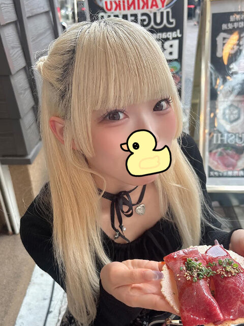 手マンで潮吹き気持ちいい☆