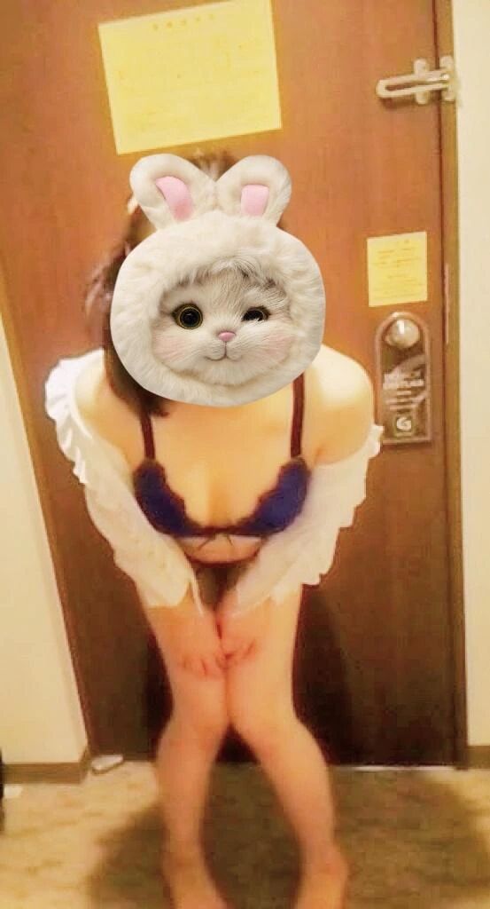 ディープキスと乳首責め