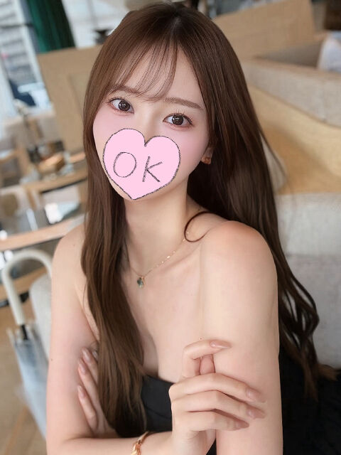 ベットから男性器がニョキニョキっと