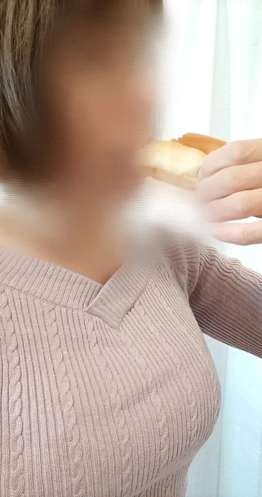 昨日スーパーで買ってきたパン