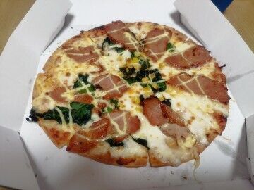 今夜はぼっちピザ