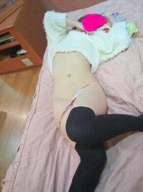 手首を縛られて…