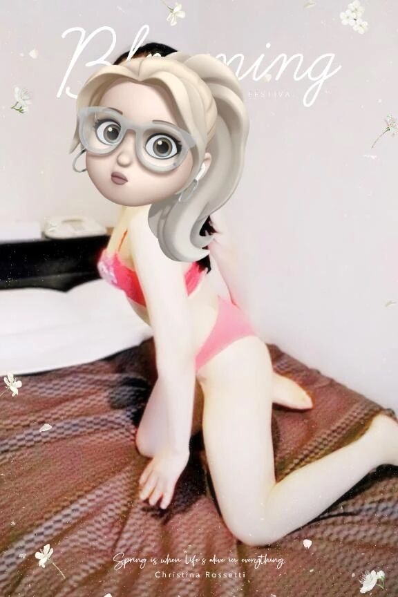 上目遣いで、ち@@を舐めたり