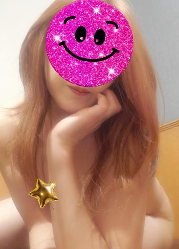 お仕事お疲れ様です♡　今日は午後5時からになりますが出勤します♡♡♡　どうぞよろしくお願いいたします♡♡♡