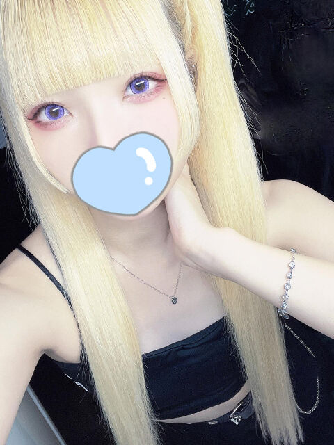 エッチの時は服を自分で脱ぐより