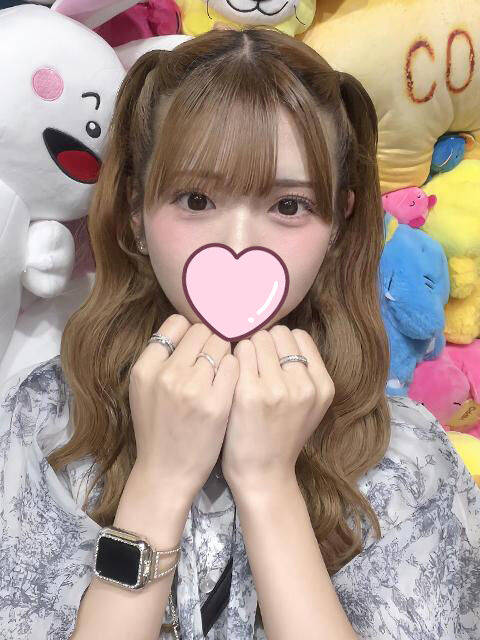 指でもおちんちんでも連続潮吹きでベッドが大変なことに