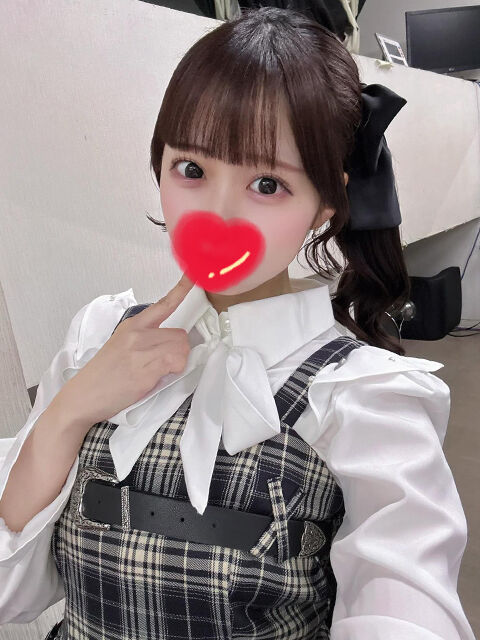 ソファで乱暴に犯されてハメ撮り♡