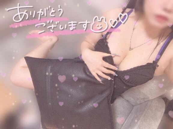 運命的な出会いを果たしたふたりを結ぶ青い糸淋