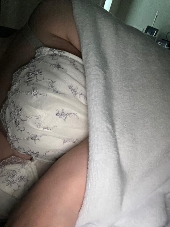 25日9時-21時出勤します♡(  . .)"♡