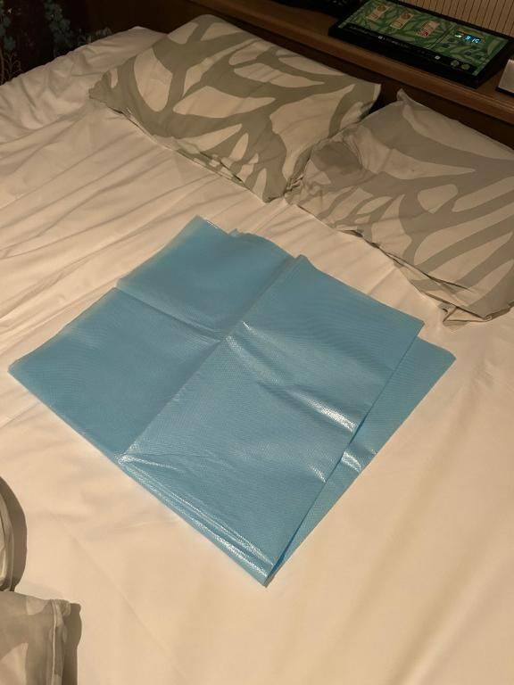 シーツびしょびしょ