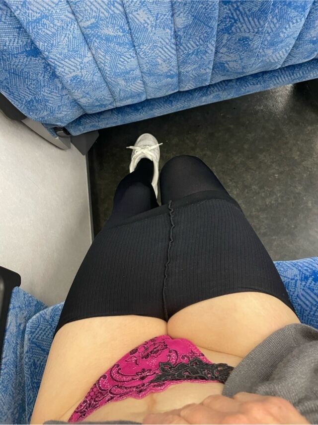 ほたる今日のパンチラ