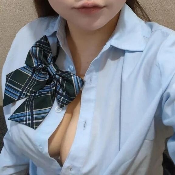 [お題]  今日は「アダルトの日」女性もアダルト動画とか見るの？に回答♪