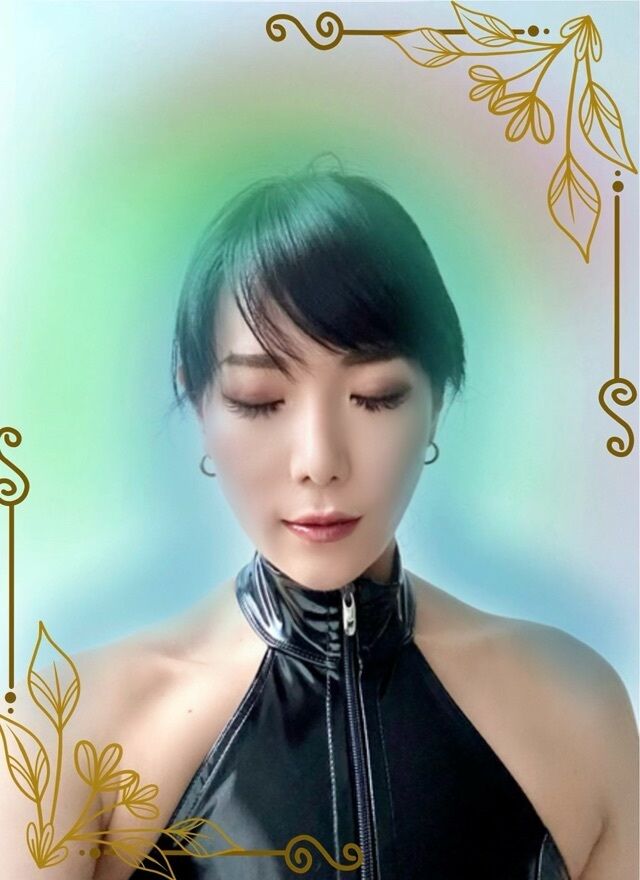 藍色と緑とピンクと赤