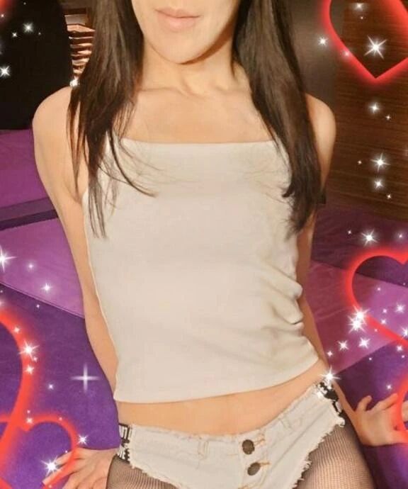 あいり〜💌今日(日)は休み：明日(月)10時から５時まで出勤し ます❤️