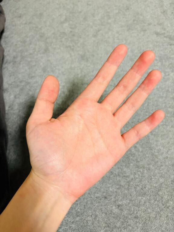 手が大きい♡