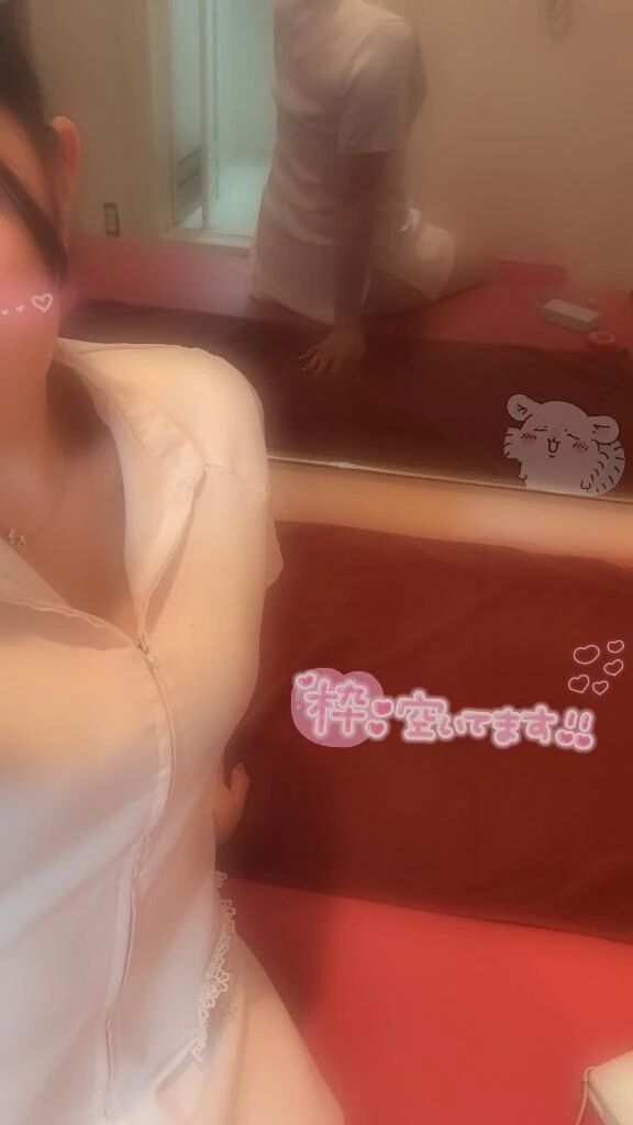 出勤してます( ^> ̫