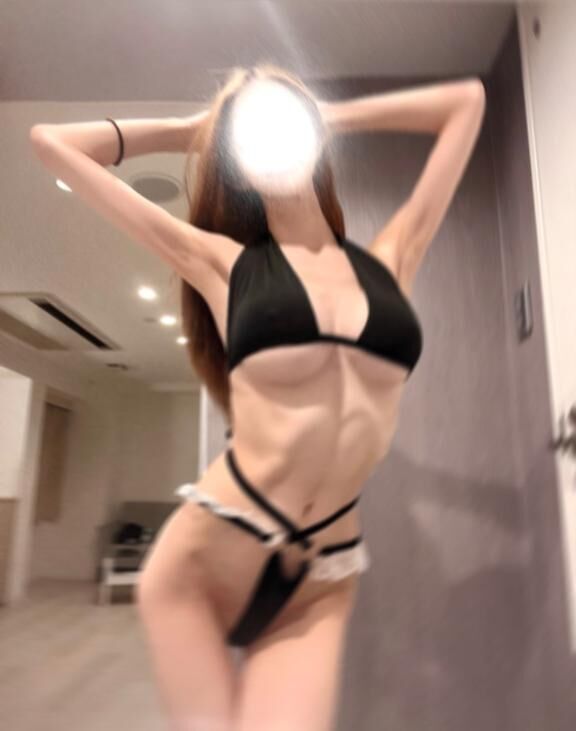 細くて肌白でボインボインな…？