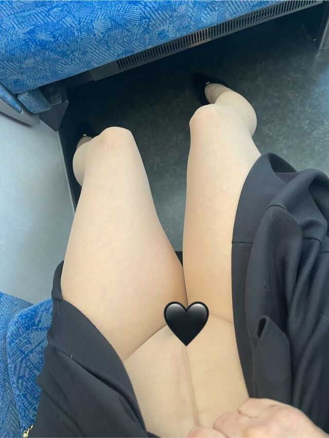 ほたる今日のノーパンチラ)