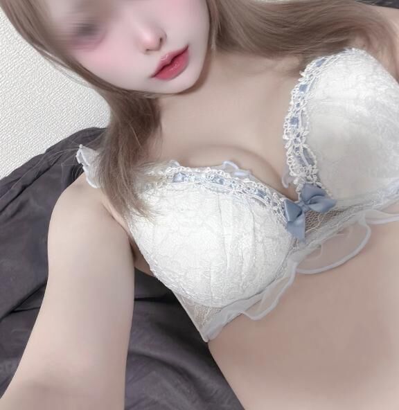 本日は夜3時まで出勤しています♡