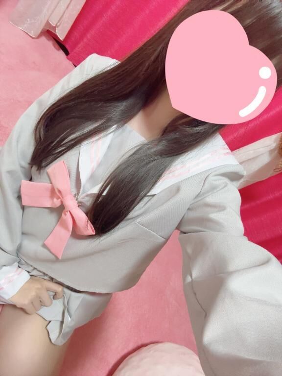 ﾁﾗｯ(   ♡♡♡  )