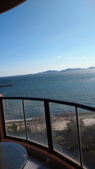 青い空 広い海 風強し   お礼です
