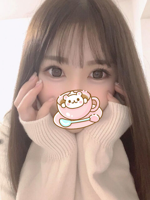 無理矢理後ろからパンツをずらして