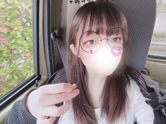 前髪切りすぎた😭